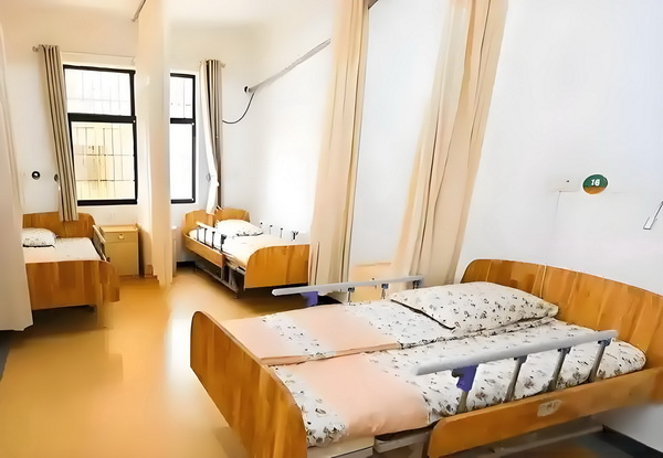 你追我逃：男神的呆萌助理